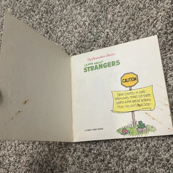 The Berenstain Bears Learn About Strangers Book - Picture 3 of 4
